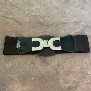 Women’s wide black stretchy belt